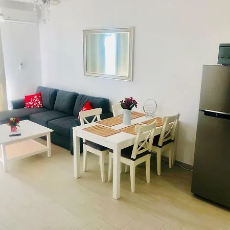 Christian Summerland Apartment Mamaia